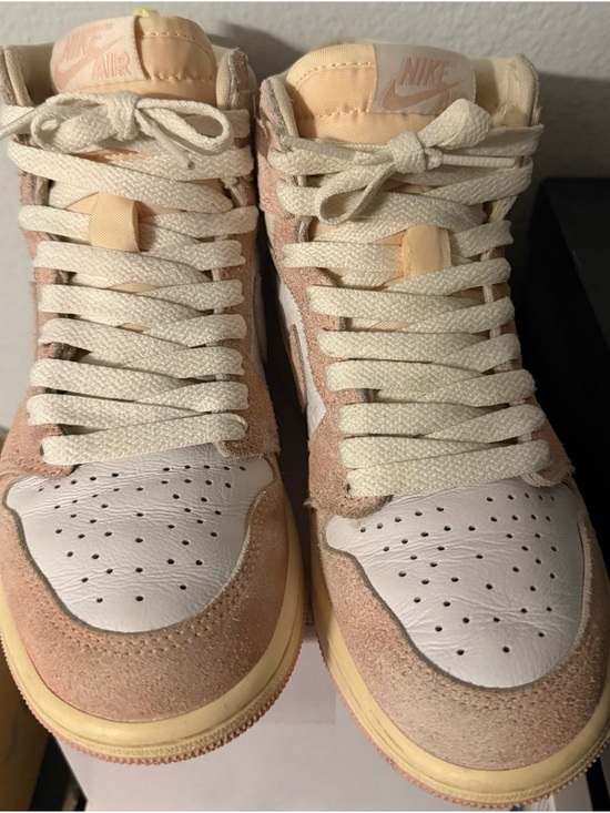 Nike Shoes - Nike Women's High Top Sneakers Pink White